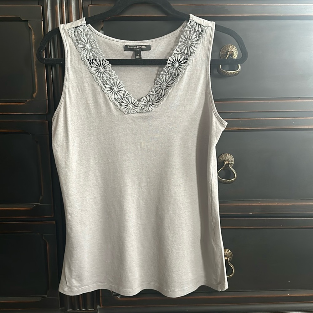Banana Republic gray small tank